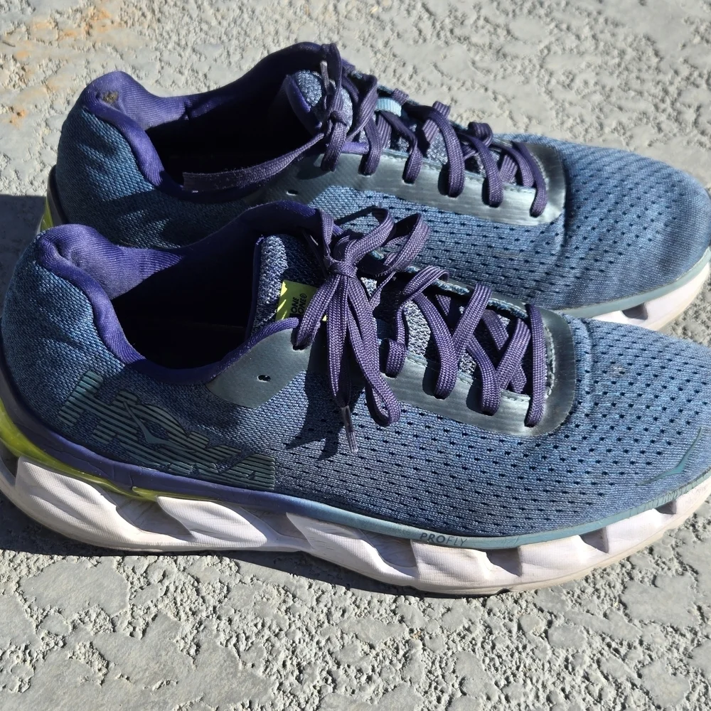 HOKA ONE ONE Elevon Size 10 Men's Lightweight Road-Running Sneakers